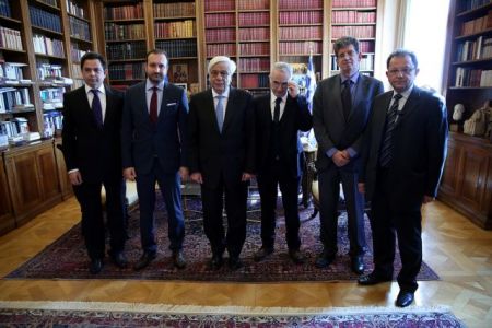 Στον Πρόεδρο της Δημοκρατίας το Οικονομικό Επιμελητήριο