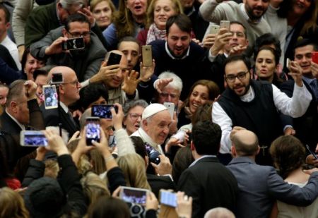Βατικανό: «Πόλεμος» με αφορμή την επαναπροσέγγιση με την κομμουνιστική Κίνα