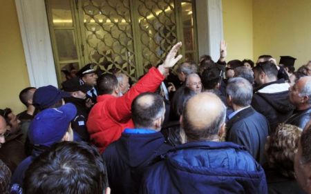 Μονή Πετράκη: Ιερός πόλεμος για την εκλογή Μητροπολίτη Μάνης