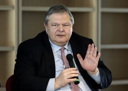 Μήνυση Βενιζέλου κατά του ενός από τους τρεις ανώνυμους μάρτυρες της υπόθεσης Novartis