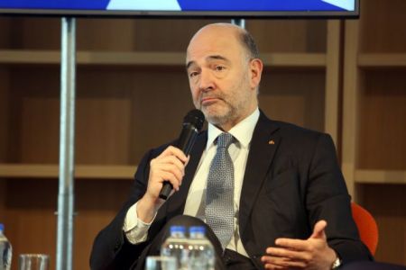 Μοσκοβισί: Η ΕΕ έχει οπλοστάσιο για να απαντήσει στην επιβολή δασμών από ΗΠΑ