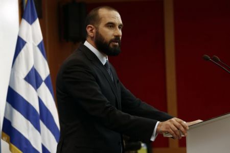 «Να μη γίνει αρένα και Κολοσσαίο η Βουλή»