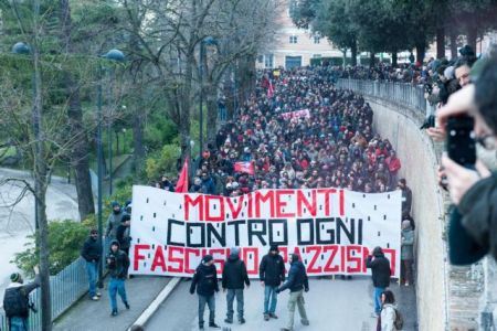 Κάλπες σε κλίμα έντασης και ξενοφοβίας στην Ιταλία