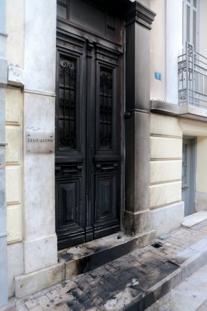 Γκαζάκια σε επιχείρηση της Μαρέβας Μητσοτάκη