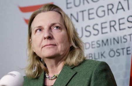 Αυστρία: Προσπάθειες να μην εκφυλιστεί το θέμα του ονόματος της πΓΔΜ