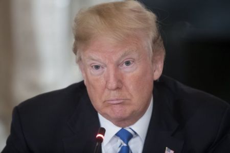 Ο Λευκός Οίκος «γειώνει» τον Τραμπ για τον ανταποδοτικό φόρο