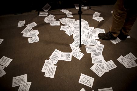 Εισβολή του Ρουβίκωνα σε ομιλία του Τσακαλώτου στο ΕΒΕΑ