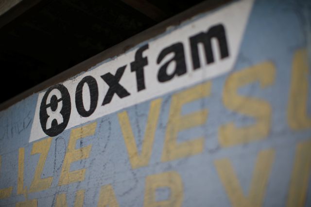 Ο πρώην διευθυντής της Oxfam παραδέχτηκε ότι πλήρωσε ιερόδουλες