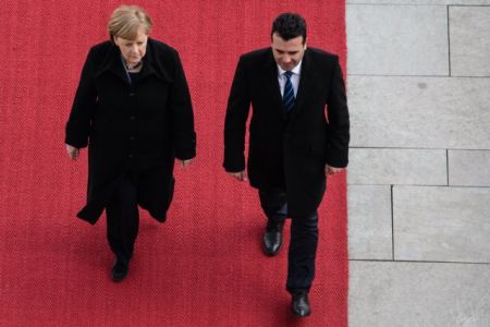 Ικανοποίηση Μέρκελ για τις συζητήσεις Ελλάδας-πΓΔΜ