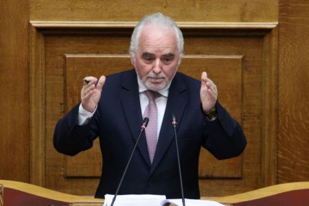 Xειρονομία συμπαράστασης της Φ.Γεννηματά στον Γ.Κουτρουμάνη