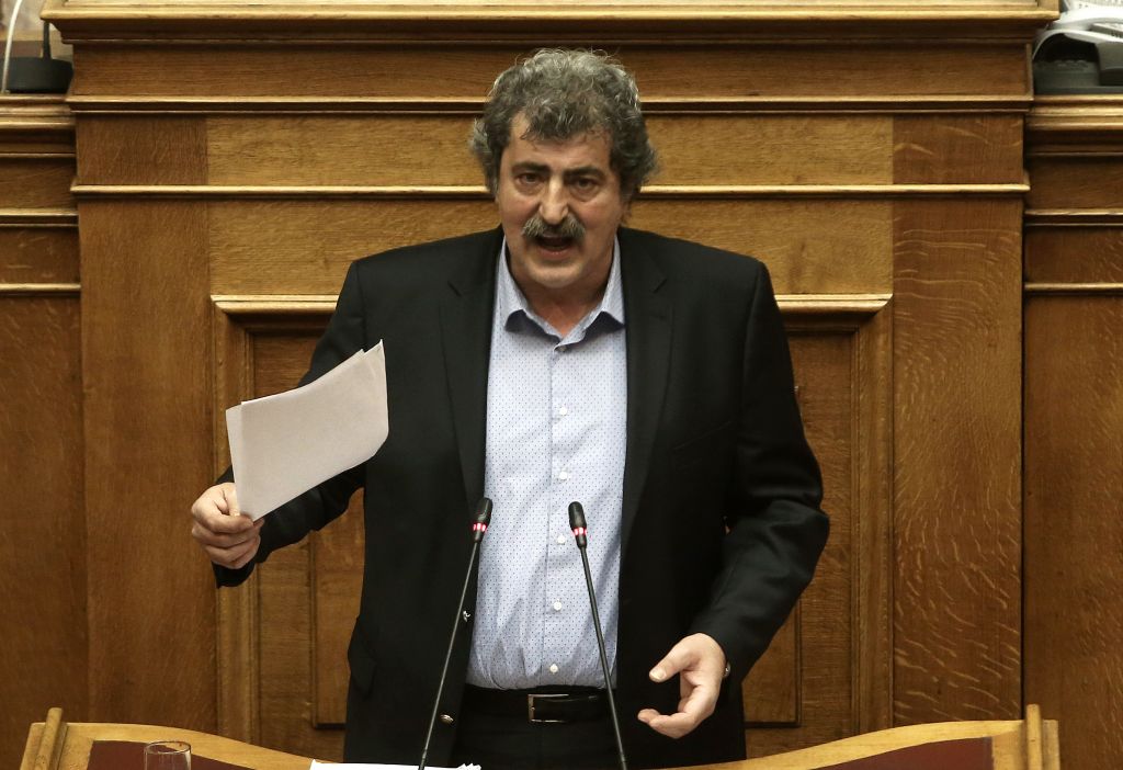 Πολάκης: Προκλητικός και αδιάλλακτος στην απάντησή του για την ασέβεια προς τους νεκρούς της φονικής πυρκαγιάς