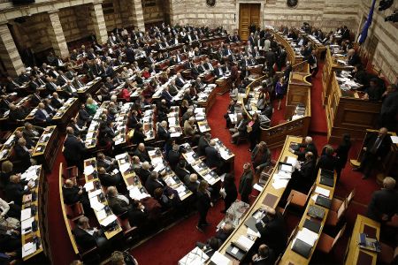 Εμφυλιοπολεμικό δηλητήριο με φόντο τις εκλογές