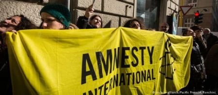 DW: «Άθλιες οι συνθήκες διαβίωσης των προσφύγων στην Ελλάδα»