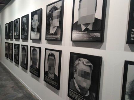 Αποσύρθηκε έργο που απαθανάτιζε ως «πολιτικούς κρατούμενους» Καταλανούς πολιτικούς