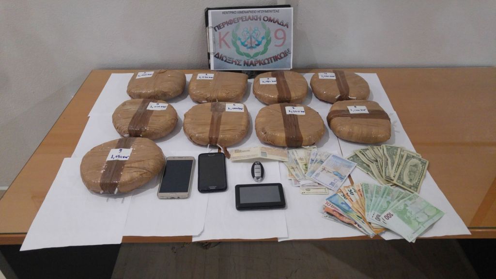 Ηγουμενίτσα: Πάνω από 9 κιλά ηρωίνης ανακάλυψε σε όχημα σκύλος του Λιμενικού