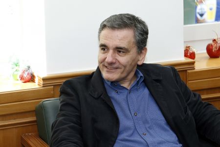 First quarter 2.3bn euro primary surplus, cuts in public investment, healthcare