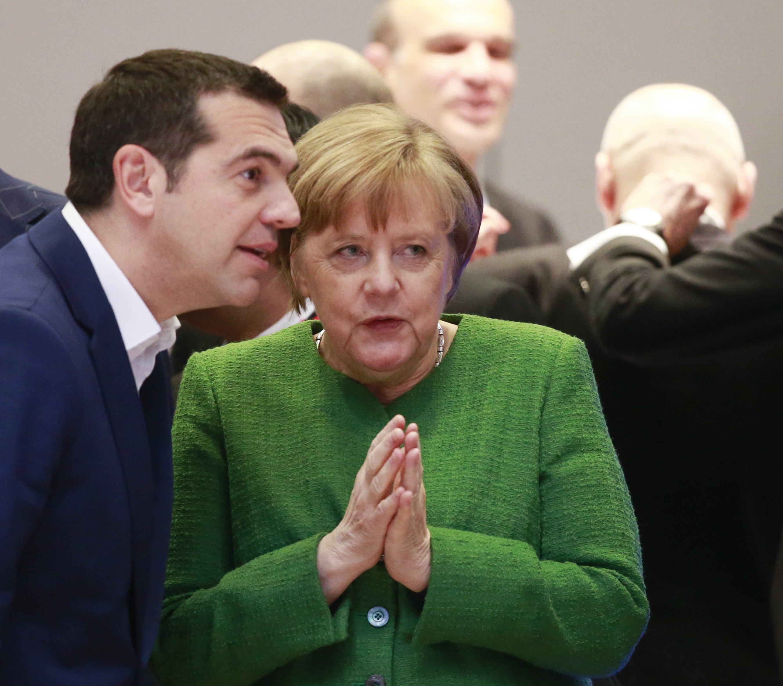 FT: Tsipras ready for migration agreement with Merkel