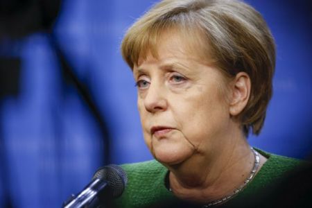 Bild: Στο «τιμόνι» του υπουργείου Υγείας επικριτής της Μέρκελ