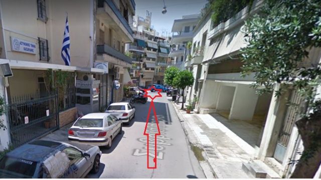 Μπροστά από το αστυνομικό τμήμα Καισαριανής πέρασε… τσουλώντας η χειροβομβίδα