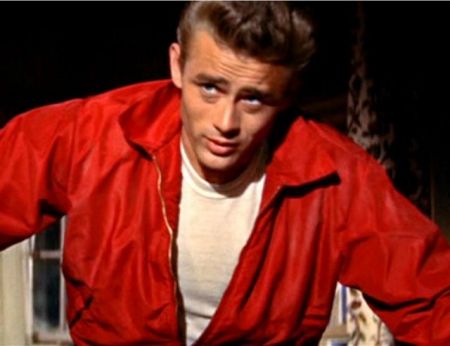 Σε δημοπρασία το τζάκετ του Τζέιμς Ντιν που φορούσε στο «Επαναστάτης Χωρίς Αιτία»