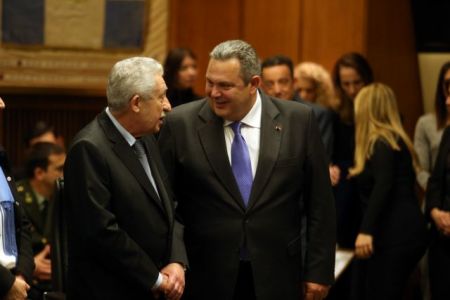 Δύο ξένοι στο ίδιο υπουργείο