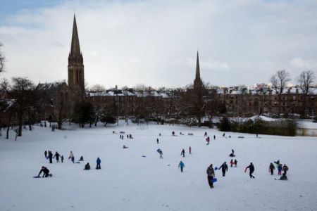 Φονικό ψύχος στην Ευρώπη – Βγήκε ο στρατός στη Βρετανία