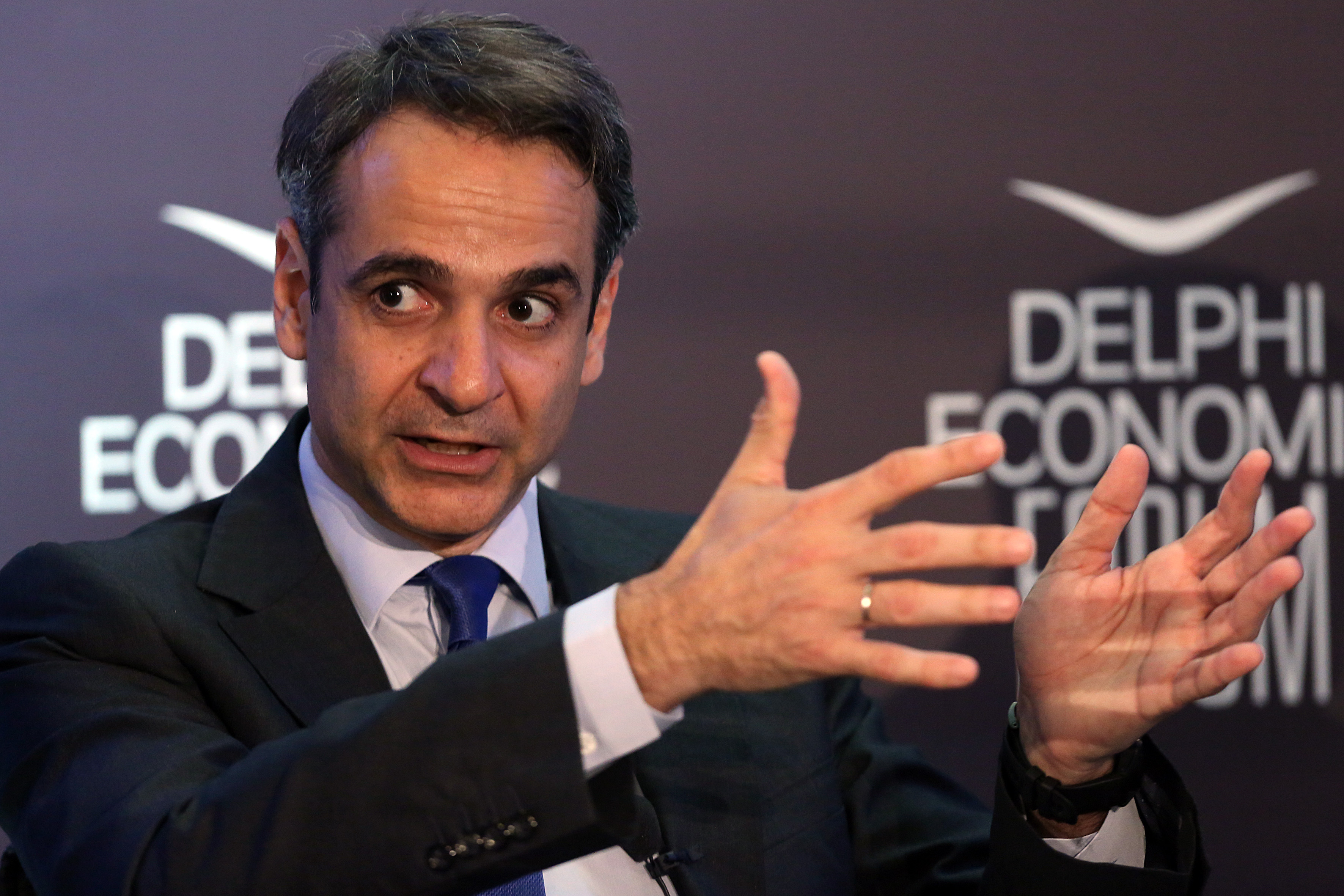 Mitsotakis depicts Syriza as obstacle to growth