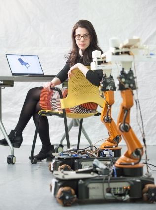 Ρομπότ-ξυλουργός φτιάχνει έπιπλα κατά παραγγελία [Βίντεο]