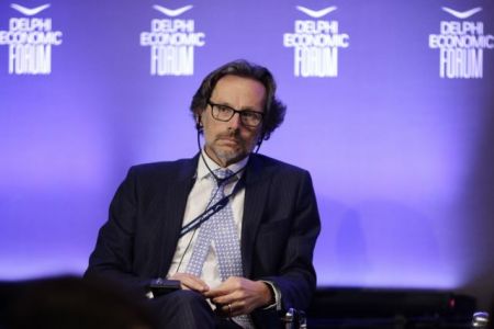 Γενς Πλέτνερ: Το καλοκαίρι η συζήτηση για το χρέος