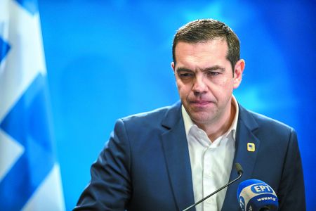 Αιχμάλωτος Τσίπρας