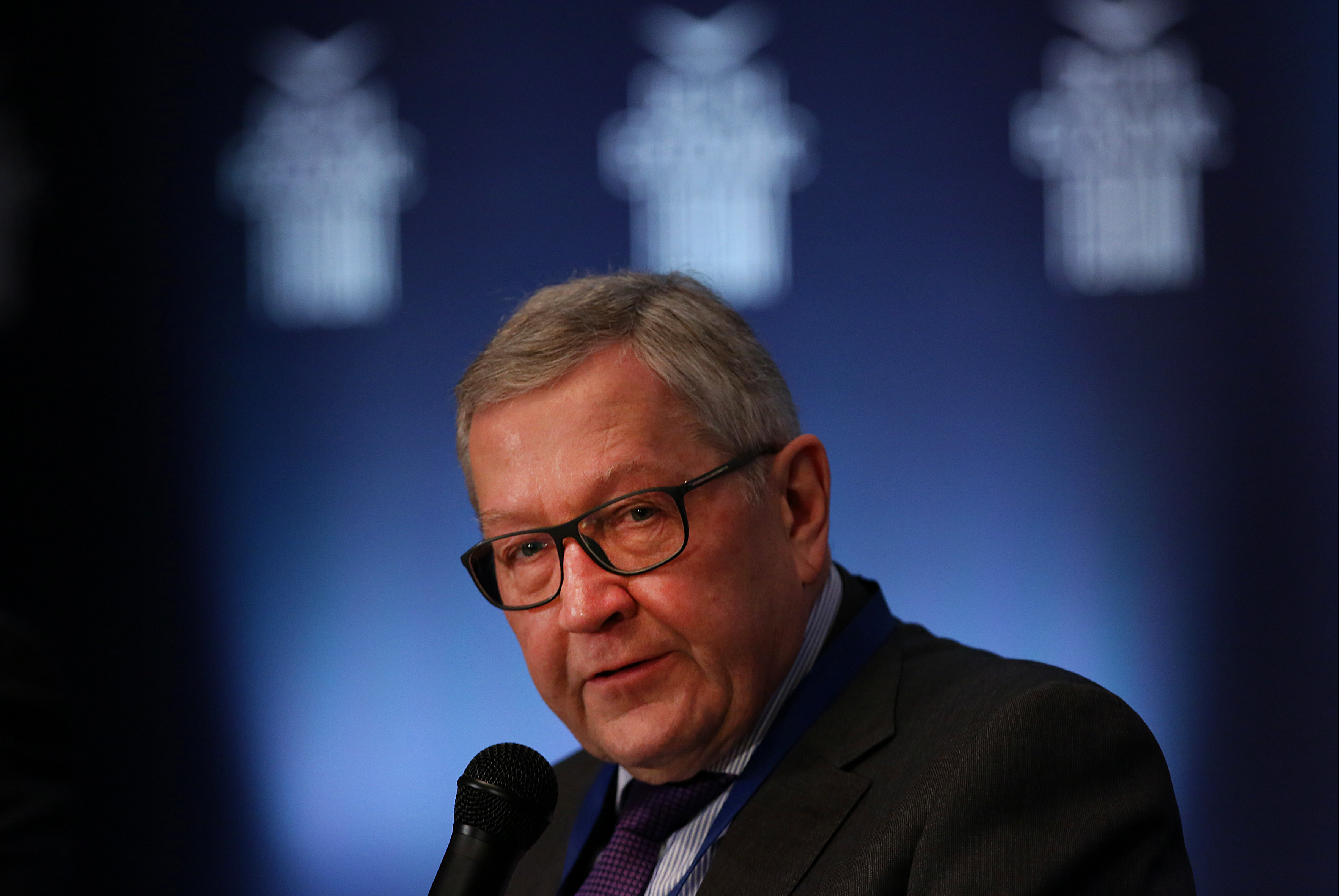 Ρέγκλινγκ: Ελάφρυνση χρέους αν συνεχιστούν οι μεταρρυθμίσεις