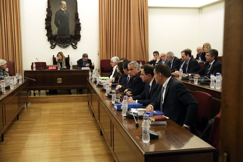 Βουλή: Η Επιστημονική Υπηρεσία «αδειάζει» την Χριστοδουλοπούλου για την μη κλήτευση Καμμένου