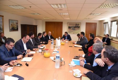 Το μεταφορικό ισοδύναμο συζητήθηκε στο υπουργείο Ναυτιλίας