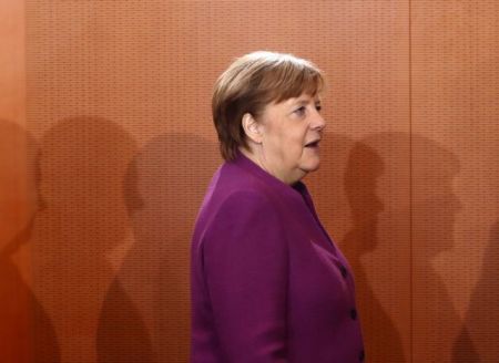 Μέρκελ – Μακρόν δεν θα παρουσιάσουν σχέδιο για μεταρρύθμιση Ευρωζώνης