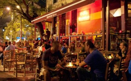 Τάξη στα τραπεζοκαθίσματα των καφετεριών βάζει ο Δήμος Αθηναίων