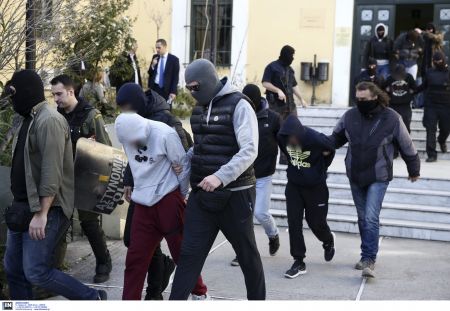 Η άγνωστη δράση των ακροδεξιών