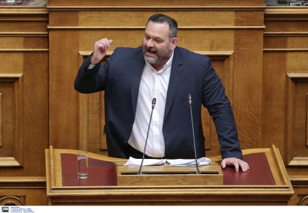 Πρόκληση Λαγού στην Ολομέλεια – Διακόπηκε προσωρινά η συνεδρίαση