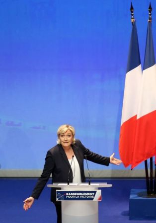 Λεπέν: Ριζικές αλλαγές στην ακροδεξιά