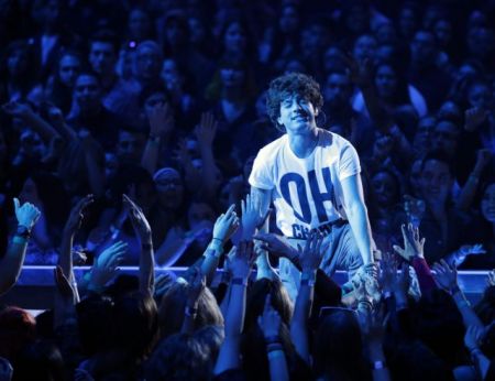 Το νέο τραγούδι του Charlie Puth αφιερωμένο στα θύματα της Φλόριντα (Video)