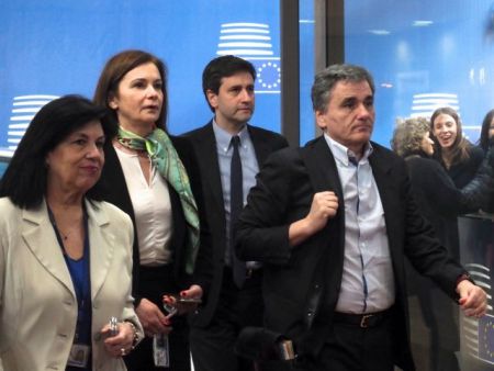 Bloomberg: Στο Eurogroup στη Σόφια η ρήτρα ανάπτυξης του ελληνικού χρέους