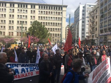 Συγκέντρωση οικοδόμων στην πλατεία Κάνιγγος