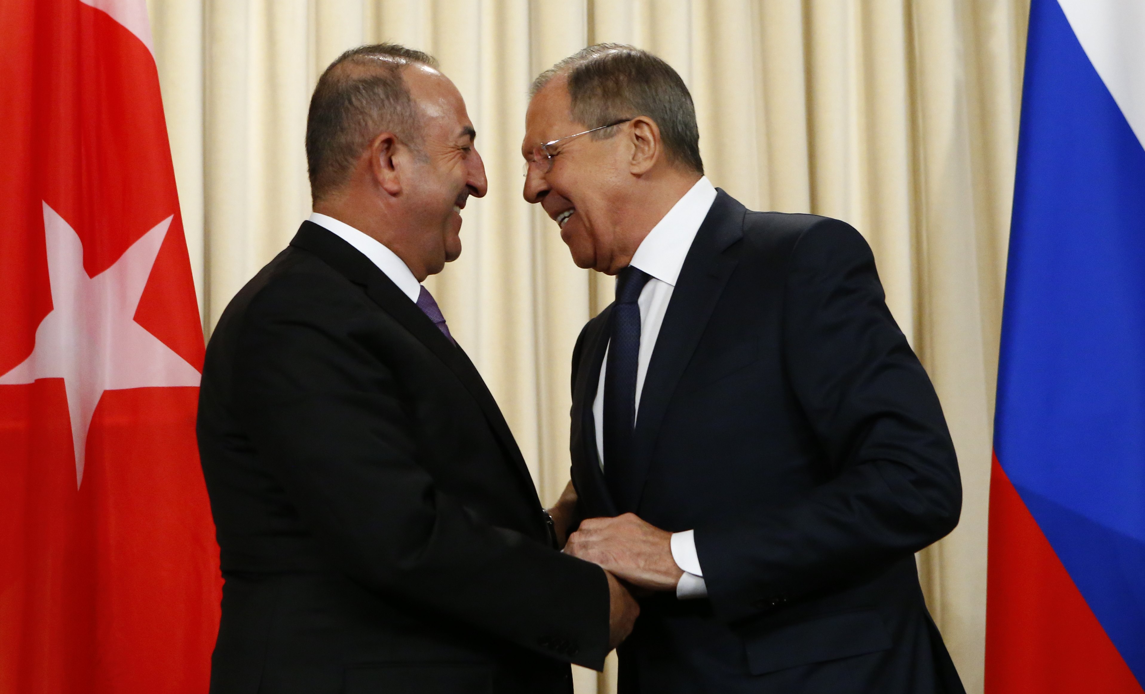 Στη Μόσχα ο τούρκος ΥΠΕΞ την Παρασκευή – Συνάντηση με Λαβρόφ