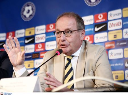 Χέρμπερτ Χούμπελ: «Ποδόσφαιρο με πιστόλια δεν μπορεί να υπάρξει»