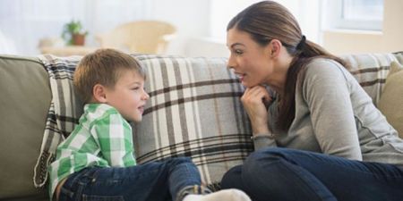 Μη μιλάτε απλώς στο παιδί σας, μιλήστε με το παιδί σας