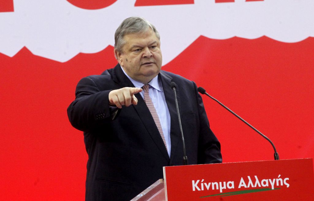 Νέα επίθεση Μαξίμου κατά Βενιζέλου