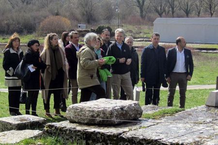 Ενας φίλος από την Αμερική