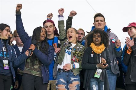 Αλλάζει η δημογραφική σύνθεση των ΗΠΑ : Λιγότεροι οι λευκοί για πρώτη φορά