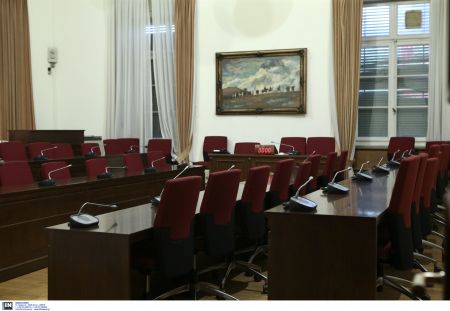 Υπόθεση Novartis: Δεν προσέρχεται στην Προανακριτική ο Μ. Σαλμάς