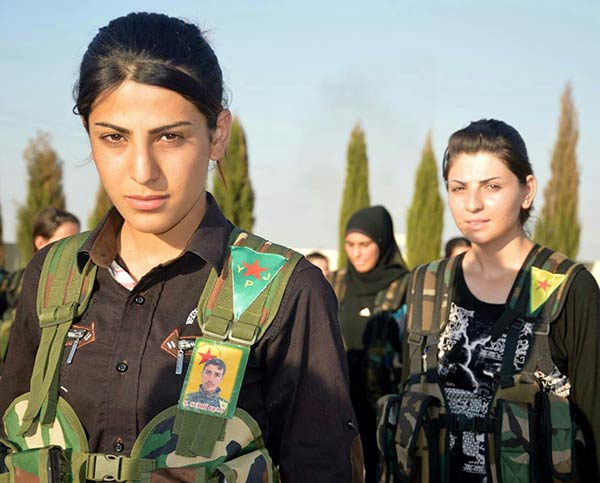 Συρία: Ο πρώτος γυναικείος στρατός YPJ συνεχίζει να πολεμάει