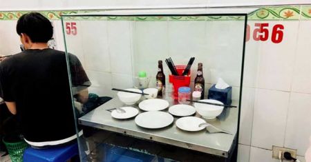 Ανόι: Το τραπέζι που έφαγε ο Ομπάμα έγινε «μνημείο»